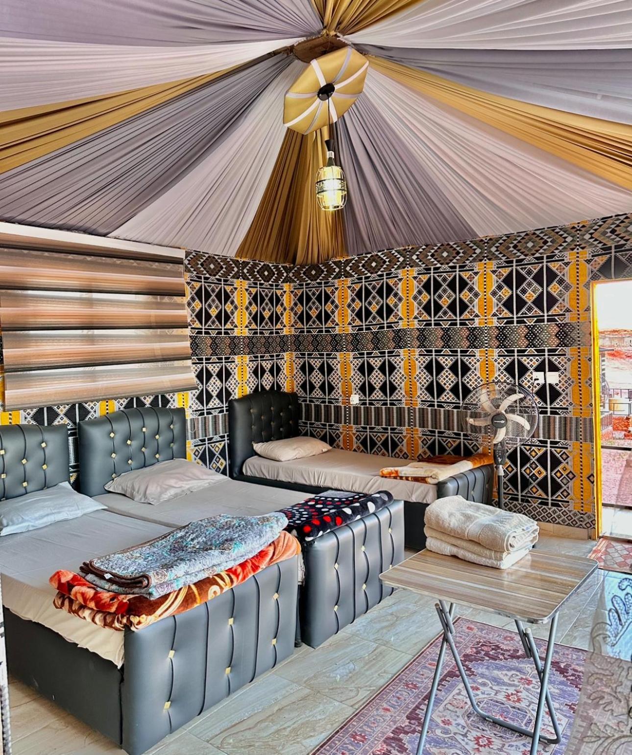 Rum Flower Bubbles Luxury Camp Wadi Rum Buitenkant foto