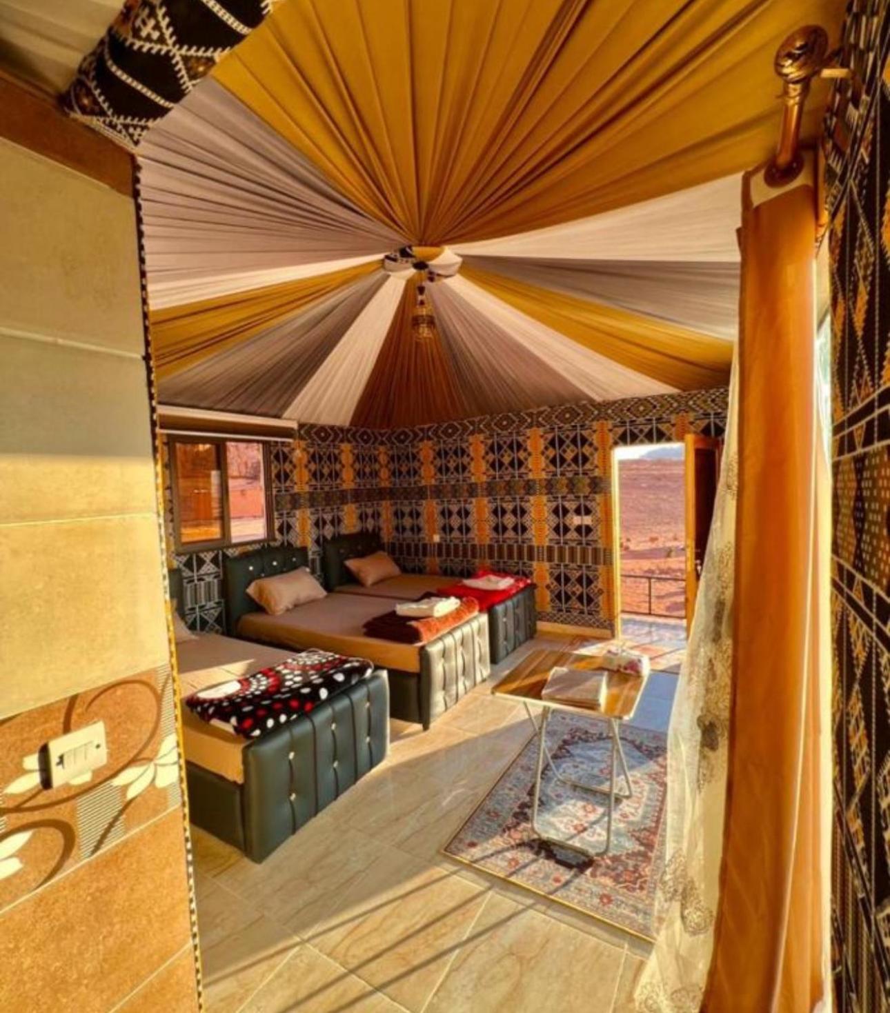 Rum Flower Bubbles Luxury Camp Wadi Rum Buitenkant foto