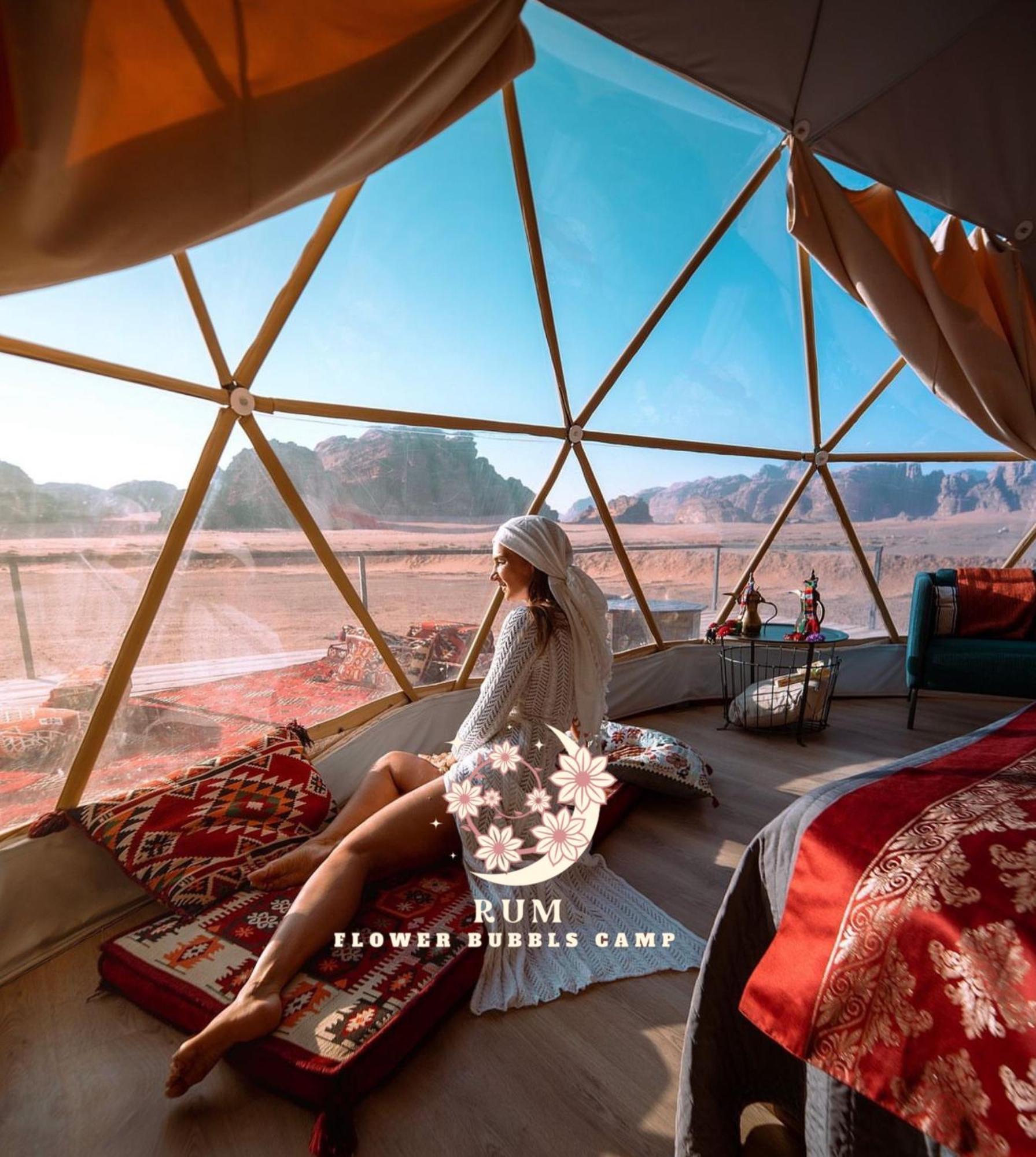 Rum Flower Bubbles Luxury Camp Wadi Rum Buitenkant foto